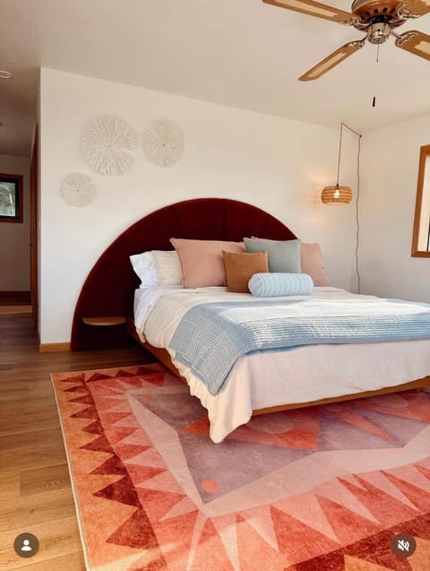 The White Haus - Beach -Wine -Hot tub -Seafood House in Harbor