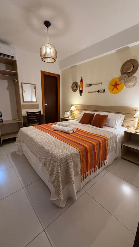 Bed, Photo of the whole room, Decorative detail, Bedroom