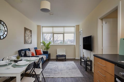 Communal lounge/ TV room, TV and multimedia, Living room, Dining area, Evening entertainment