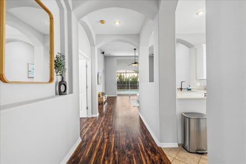 NEW - Poolside Oasis Heated POOL Home - 2000 SF House in Wesley Chapel