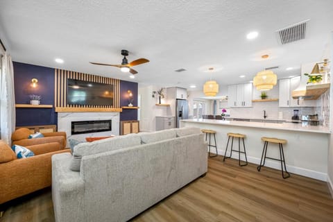 Bali Inspired - near White Sand Beach Heated Pool House in Seminole