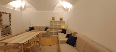 Centro Storico - Palazzo Manara - Note di Blu Apartment in Sanremo