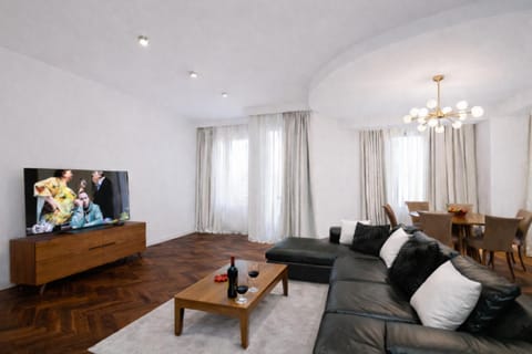 TV and multimedia, Seating area