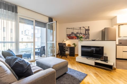 Communal lounge/ TV room, TV and multimedia, Kitchen or kitchenette, Living room, Seating area, Evening entertainment