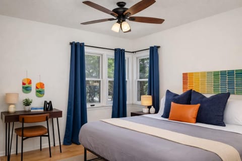 Family Retreat - 4 Bed 3 Bath Fireplace & Fun House in Fond du Lac