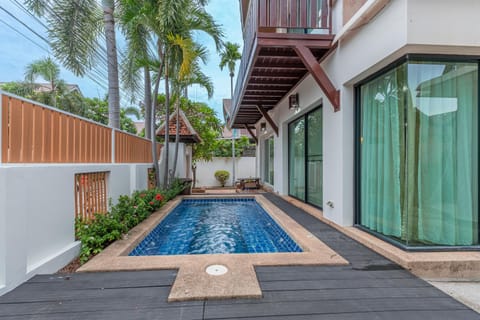 Property building, Pool view, Swimming pool