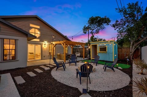 Bali inspired near White Sand beaches and Downtown House in St Petersburg