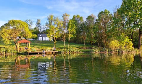 Beach, Lake view, Parking