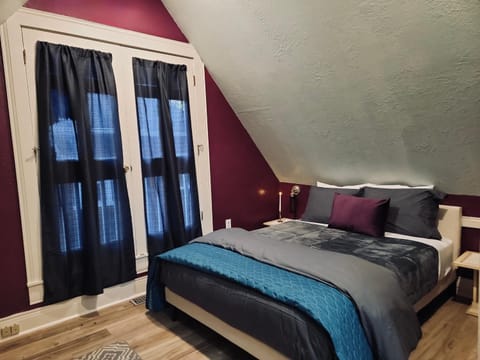 The Dove Room at Stag and Sparrow Vacation rental in Salem