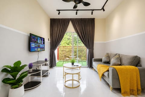 Property building, Communal lounge/ TV room, TV and multimedia, View (from property/room), View (from property/room), Living room, Seating area, Evening entertainment, Mountain view, Mountain view, Family, Family, Family