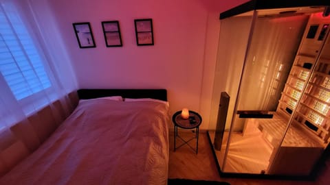Bed, Sauna, Bedroom