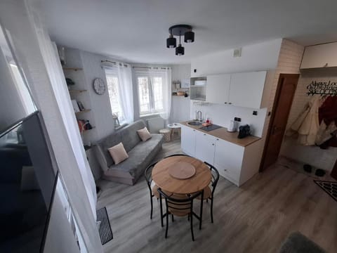 TV and multimedia, Kitchen or kitchenette, Living room, Seating area, Dining area