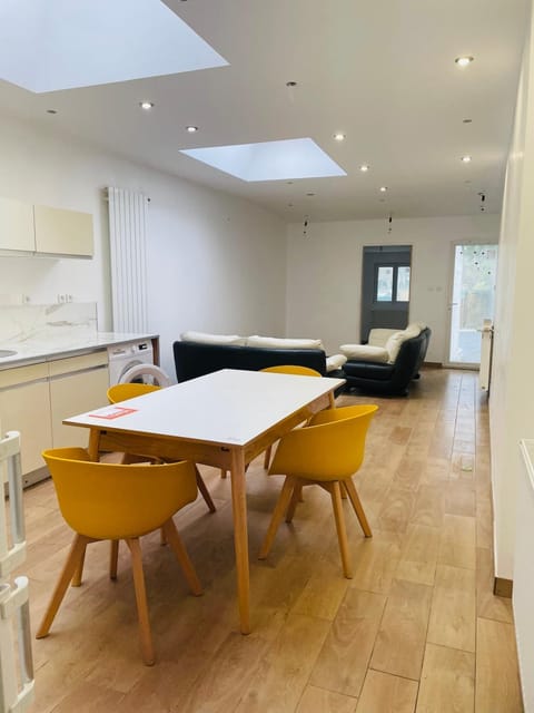 New house 4 bedrooms 8 people Free parking House in Valenciennes