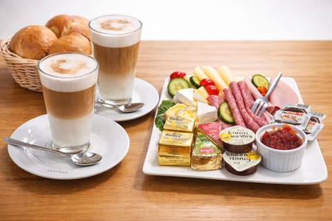 Food and drinks, Food, Breakfast, Continental breakfast