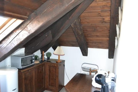 La Dimora della Luna Appartamento Rosso Apartment in Trieste