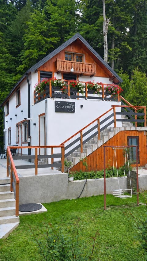 Property building, Spring, Day, Garden, Garden view