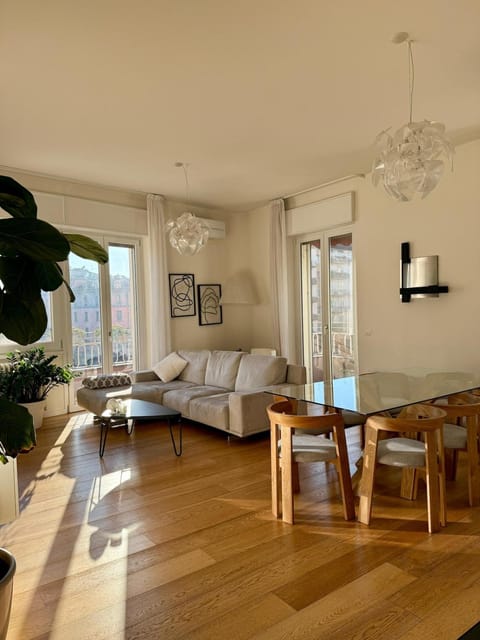 TV and multimedia, Living room, Dining area