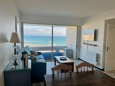 Natural landscape, TV and multimedia, View (from property/room), Balcony/Terrace, Balcony/Terrace, Living room, Sea view