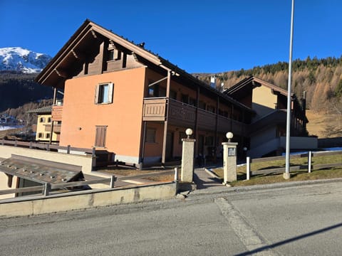 Property building, Neighbourhood, Street view