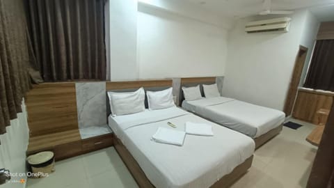 Bedroom, towels, air conditioner