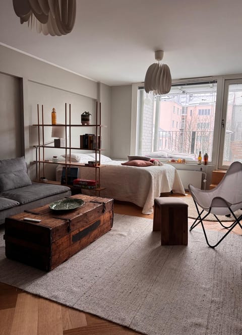 Bed, Living room, Photo of the whole room, Seating area, Bedroom