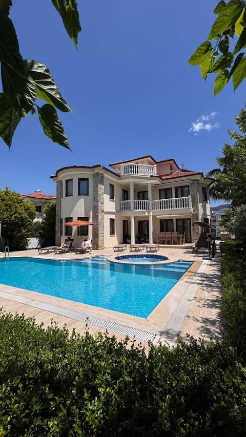 Swimming pool, Swimming pool