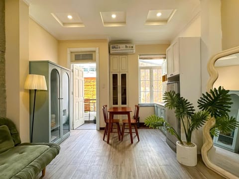 Living room, Seating area, Dining area, internet, wardrobe, air conditioner