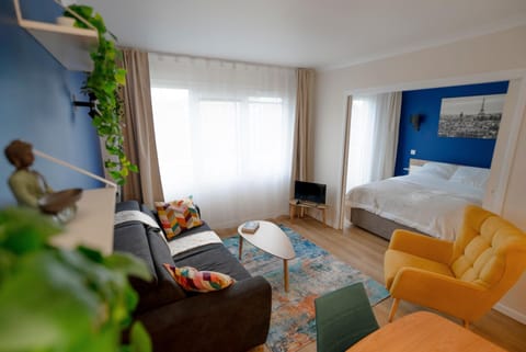 Living room, Bedroom