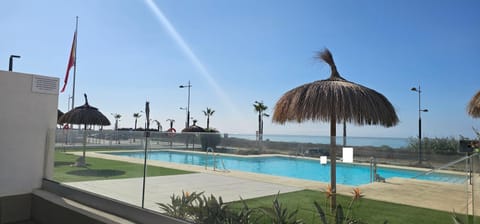 Day, Natural landscape, Sea view, Swimming pool, sunbed