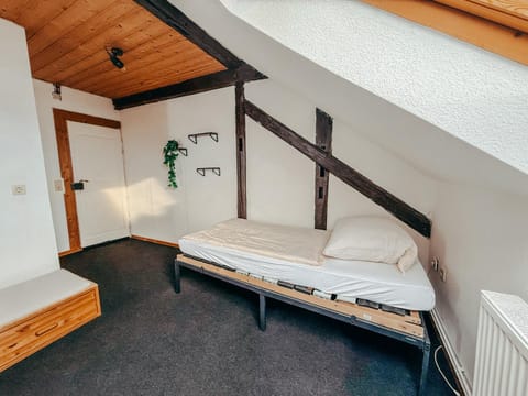 Bed, Photo of the whole room, Bedroom, internet