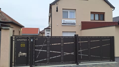 Apartmani SM Zrenjanin Apartment in Timiș County