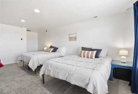 Casa Grande Retreat 5 bedrooms House in Caldwell