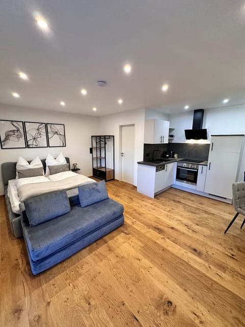 Bed, Kitchen or kitchenette, Photo of the whole room, Seating area, pet friendly