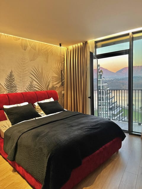 Bed, Natural landscape, View (from property/room), Balcony/Terrace, Photo of the whole room, Bedroom, Mountain view