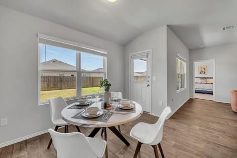 Marbella Lane - 3BR Pristine Home in Austin TX House in Austin