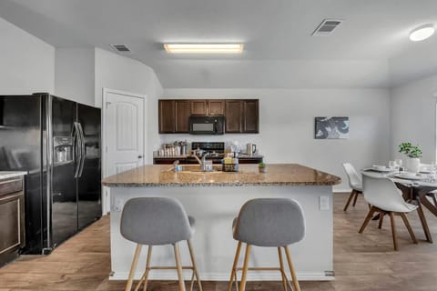 Marbella Lane - 3BR Pristine Home in Austin TX House in Austin