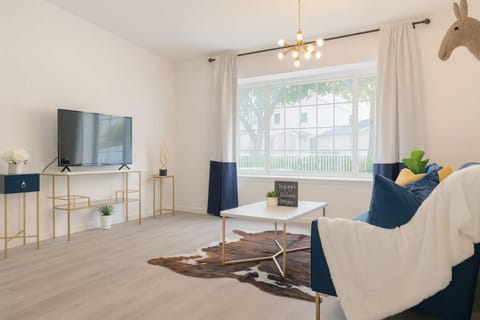 Marbella Lane - 4BR Alluring Home House in Union City