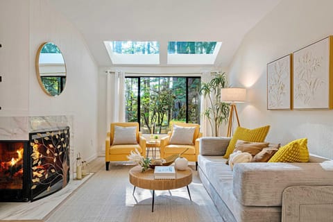 Marbella Lane-Cozy Luxury Townhome near Microsoft House in Redmond