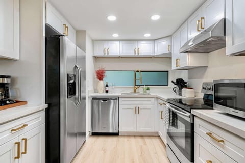 Marbella Lane-Cozy Luxury Townhome near Microsoft House in Redmond