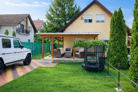 Summer, Garden, Balcony/Terrace, Parking