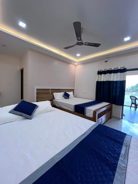 Bed, Photo of the whole room, Bedroom, air conditioner