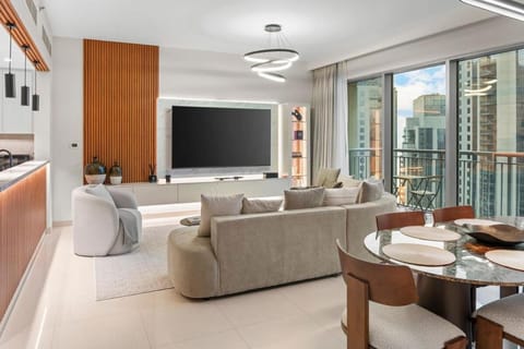 Communal lounge/ TV room, TV and multimedia, Living room, Seating area, Dining area, Evening entertainment