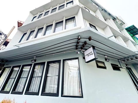 Property building, Day