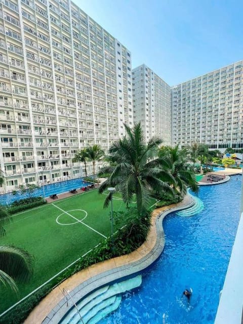 Swimming pool, Swimming pool