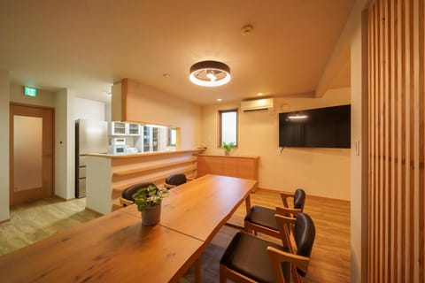 TV and multimedia, Kitchen or kitchenette, Dining area