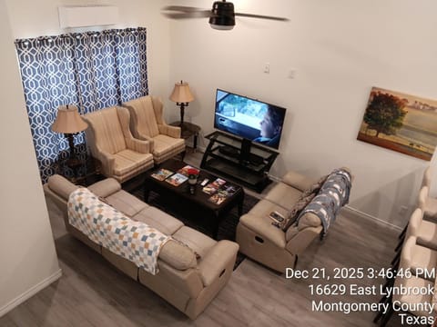 Kristen Pavilion House in Lake Conroe