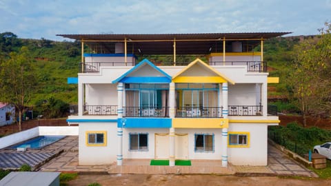 Property building, Spring, Day, View (from property/room), Balcony/Terrace, Pool view, Swimming pool