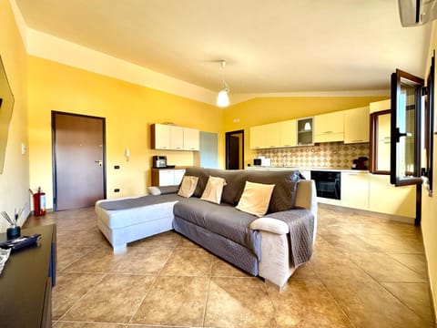 Kitchen or kitchenette, Living room, Dining area, stove