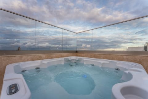 NEW - Only Suites Unit 2, Modern 2-Bedroom apartment with common heated Jacuzzi by SF Homes Apartment in Saint Julians