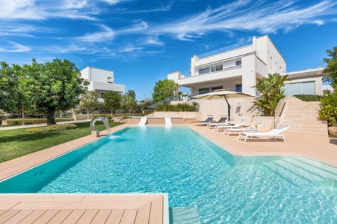 Garden, Pool view, Swimming pool, sunbed